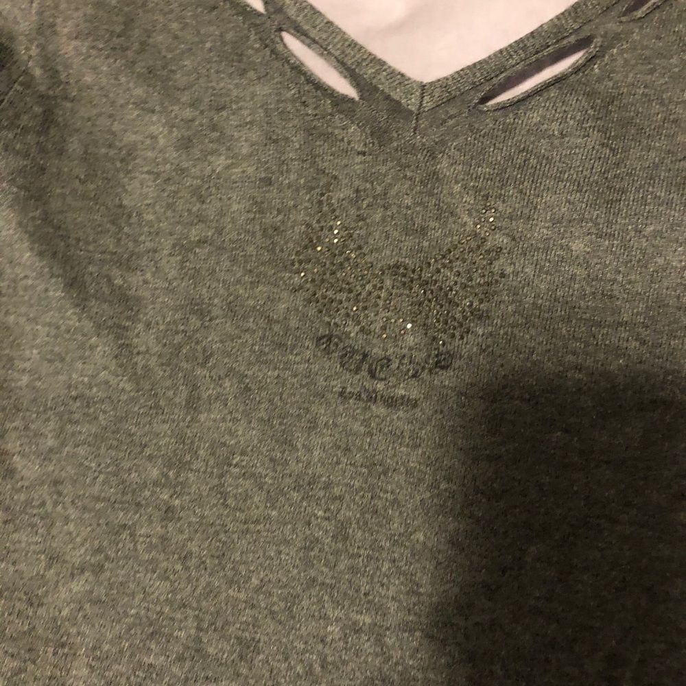 Guess Sweater - Picture 8 of 12
